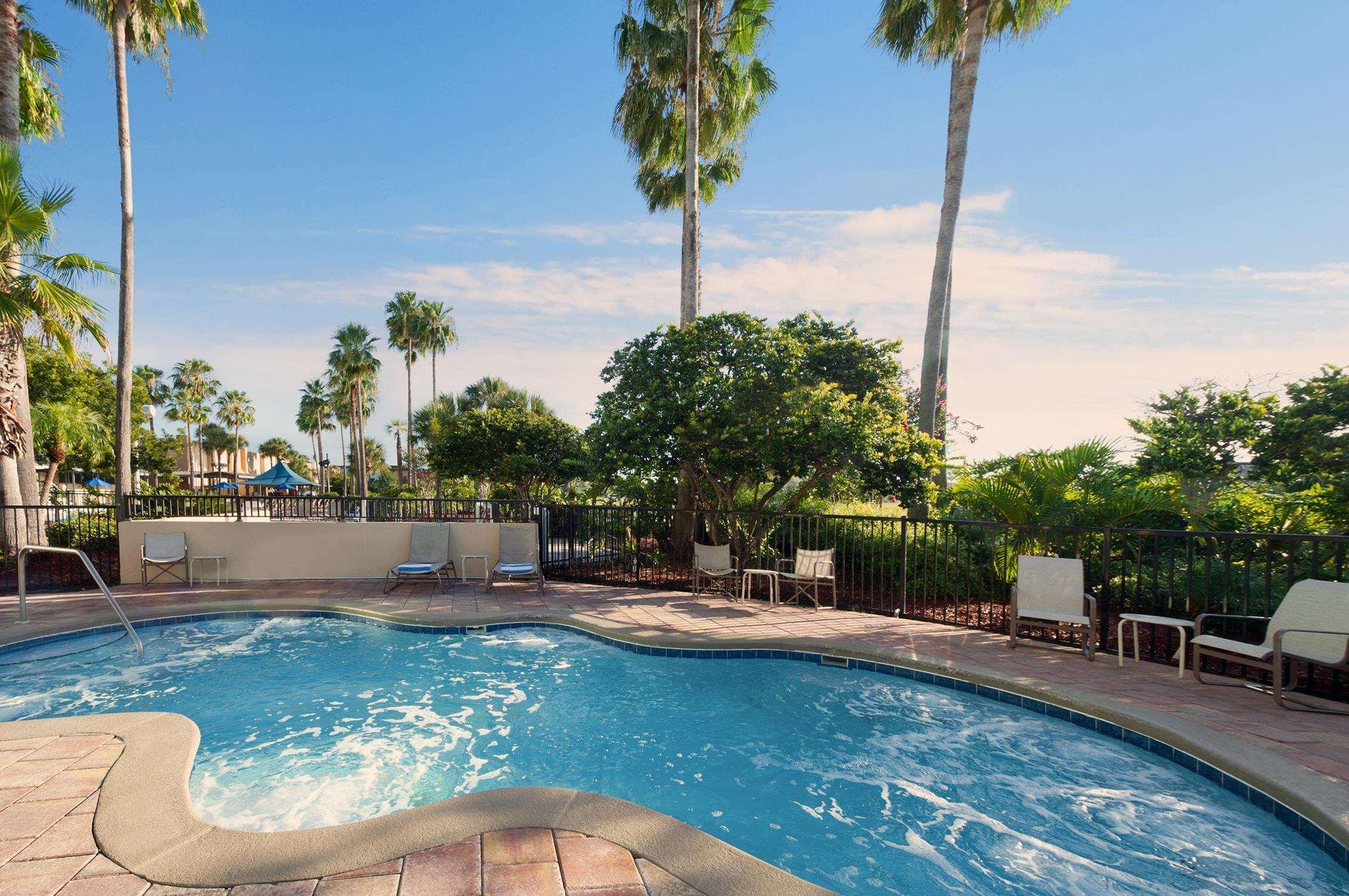 Doubletree By Hilton At The Entrance To Universal Orlando Exterior foto